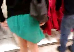 او جدید است و عادت به بازی کردن در چنین فیلم های فریبنده ندارد، بنابراین این ضربه او خیلی خوب نیست، واضح است که او فاقد تجربه است، اما او بسیار سخت تلاش می کند فيلم سيکسى ايرانى و به طور مستقیم اسپرم را از او می گیرد